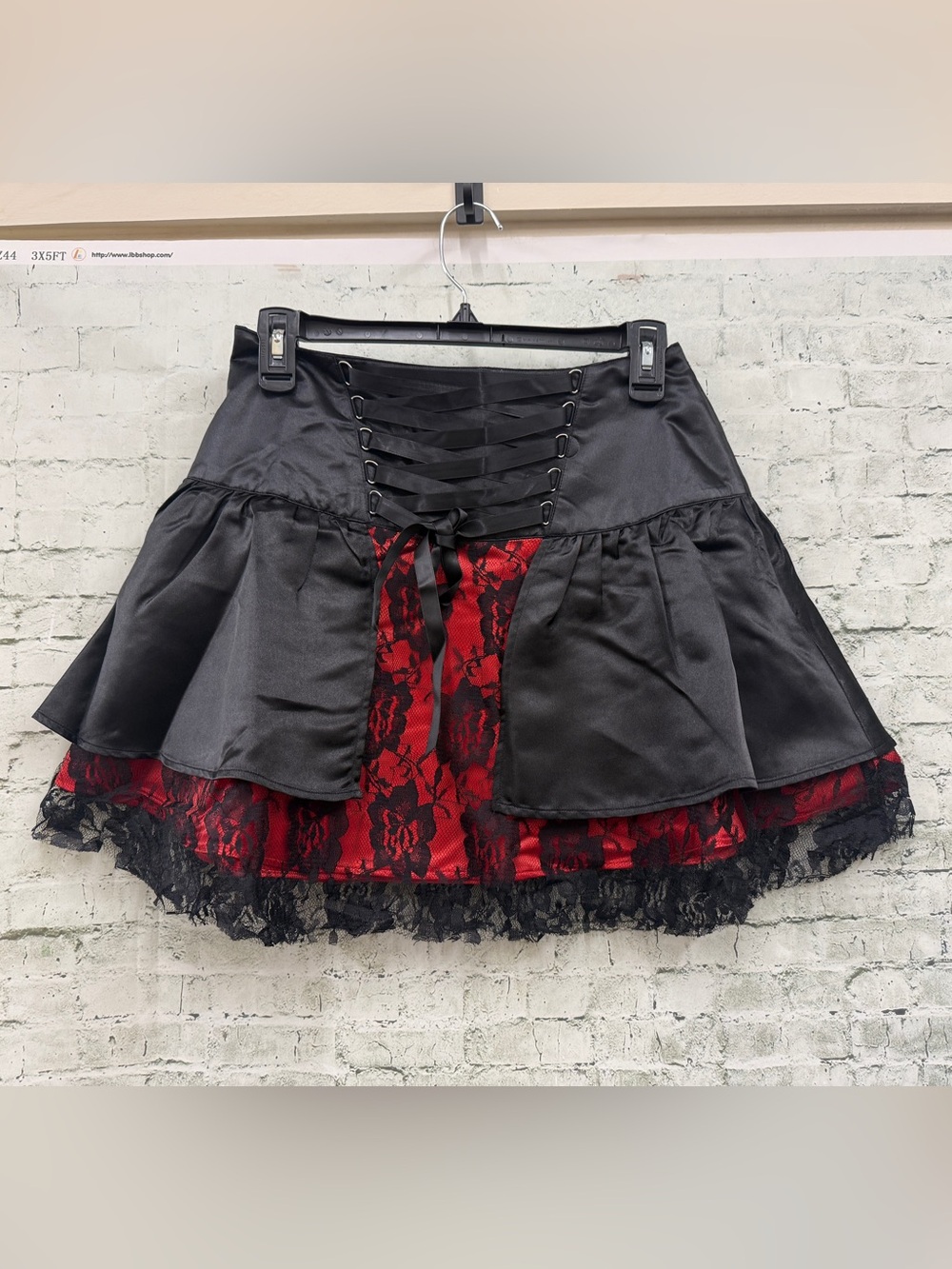 Black & red Satin Lace-Trim Tiered Mini Skirt - NWT